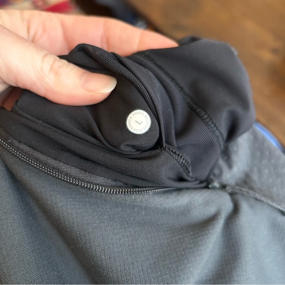 Mens Lululemon Cold Terrain 1/2 zip Gray lightweight jacket size large - Picture 6 of 6